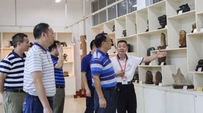 广西民族大学副校长韦宗发一行到我校参观交流