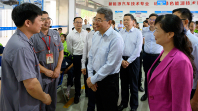 教育部党组成员、副部长吴岩到 开云链接官网调研