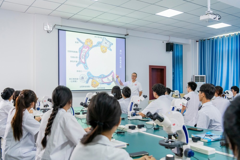 组织胚胎学与病理学实验室