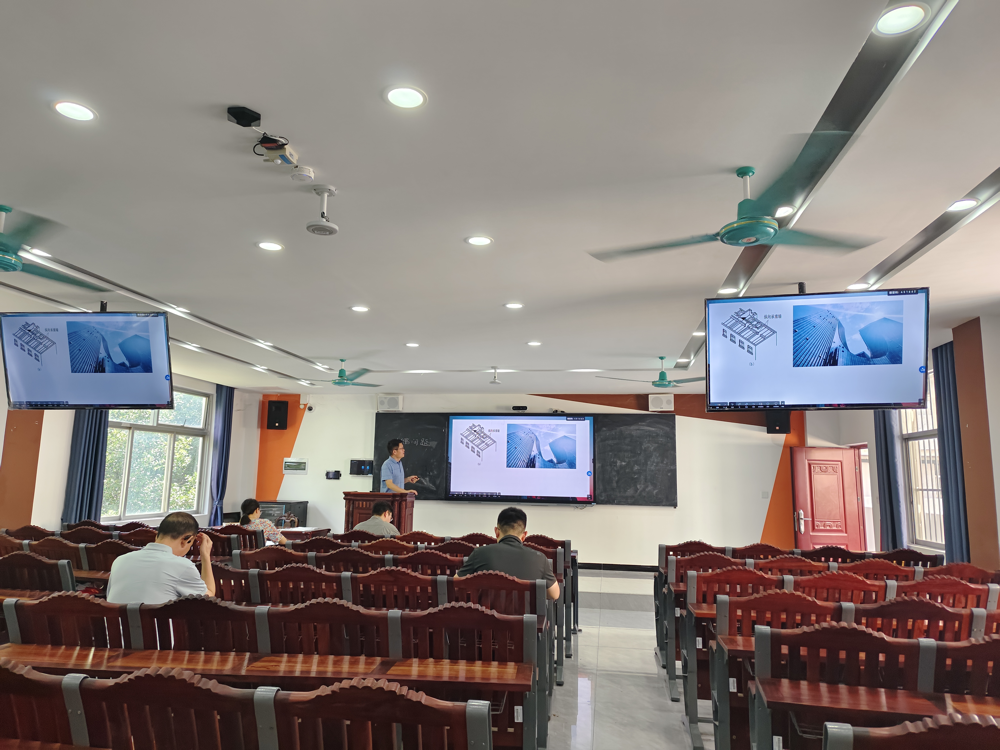 图2 试课现场（二）