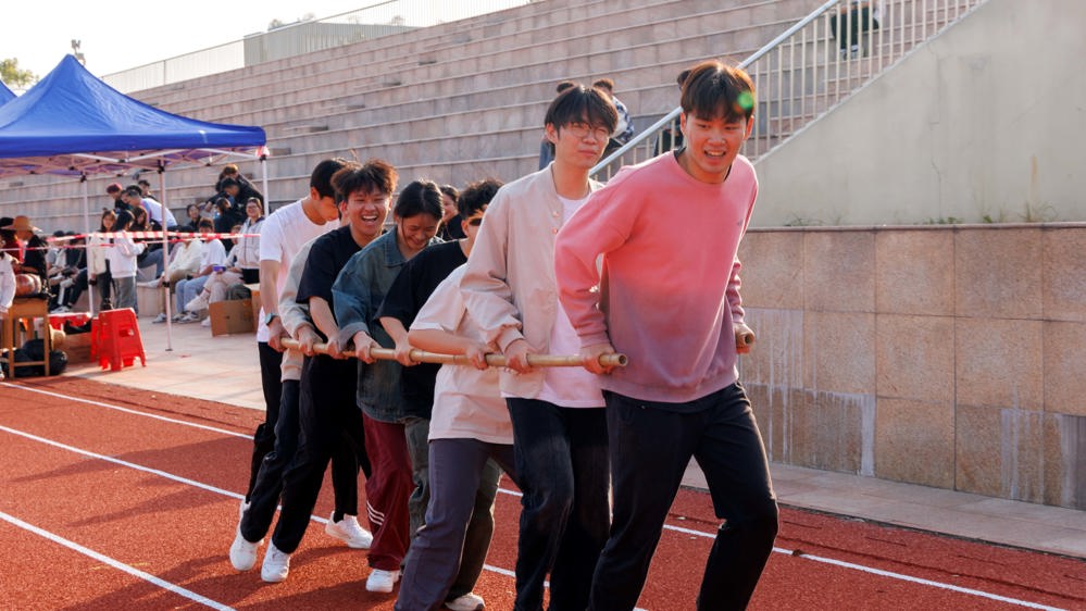 “长杆跑”游戏现场