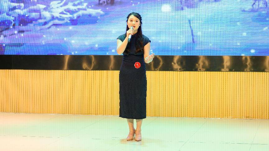 何艳婷《月光下的中国》