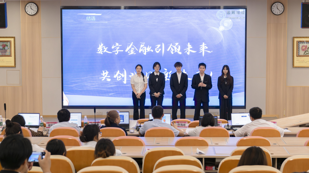 三创大赛参赛学生答辩中景（黄光刚摄） (9)