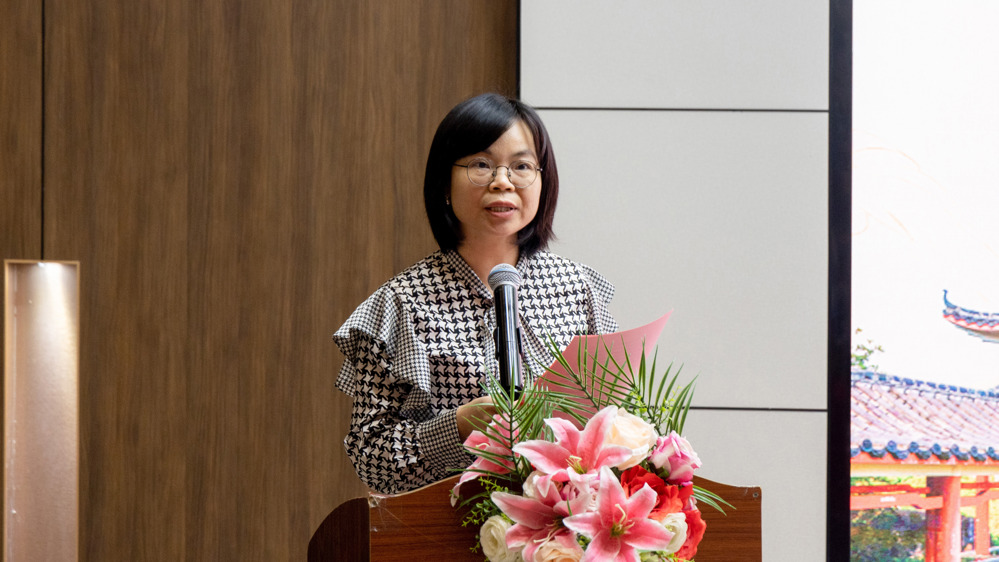 商学院党总支书记李宁宁老师致辞