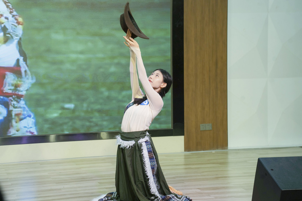 18号选手舞蹈表演_2